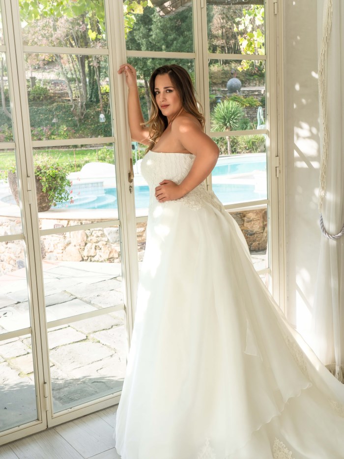 Curvy Wedding Dresses - LX084